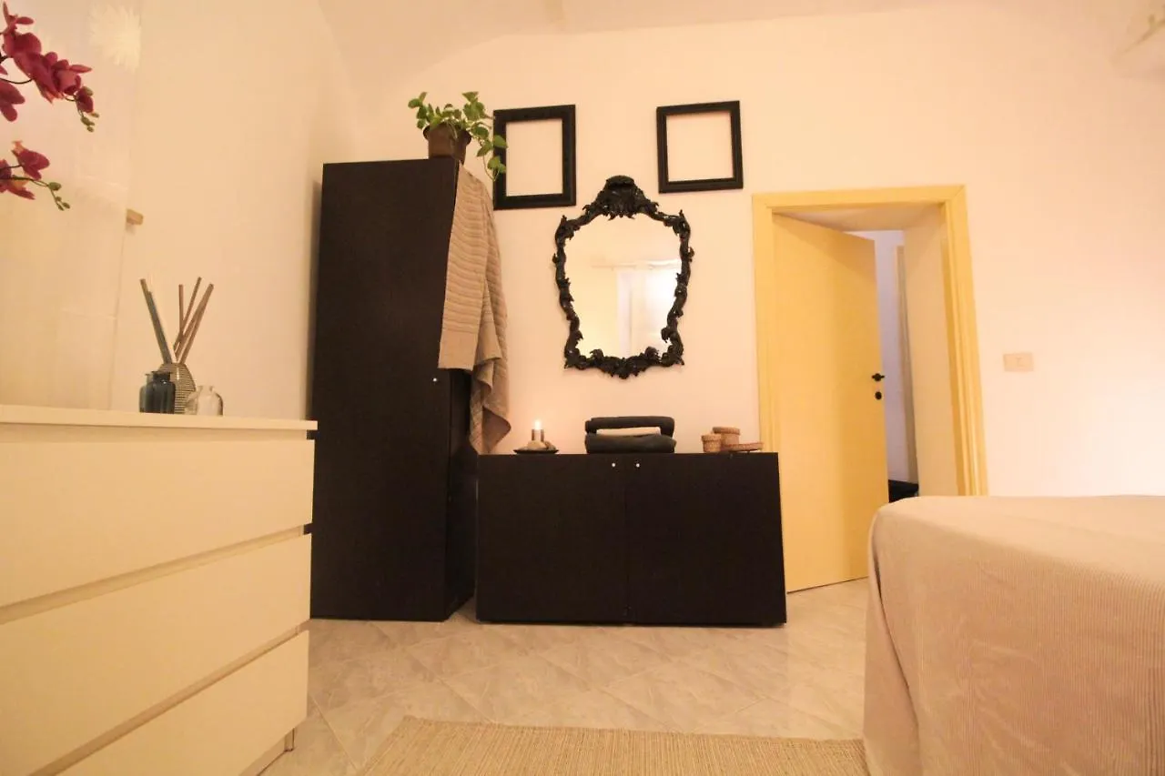Apartment I Colori Di Nini Vacanza A Trastevere Rome